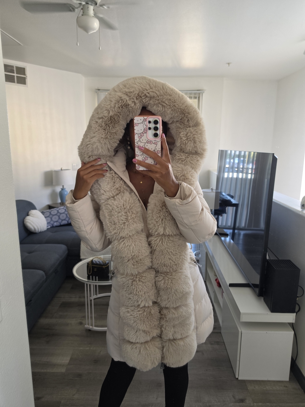 Women’s Cream Faux-Fur Trim Puffer Coat - Picture 13 of 17